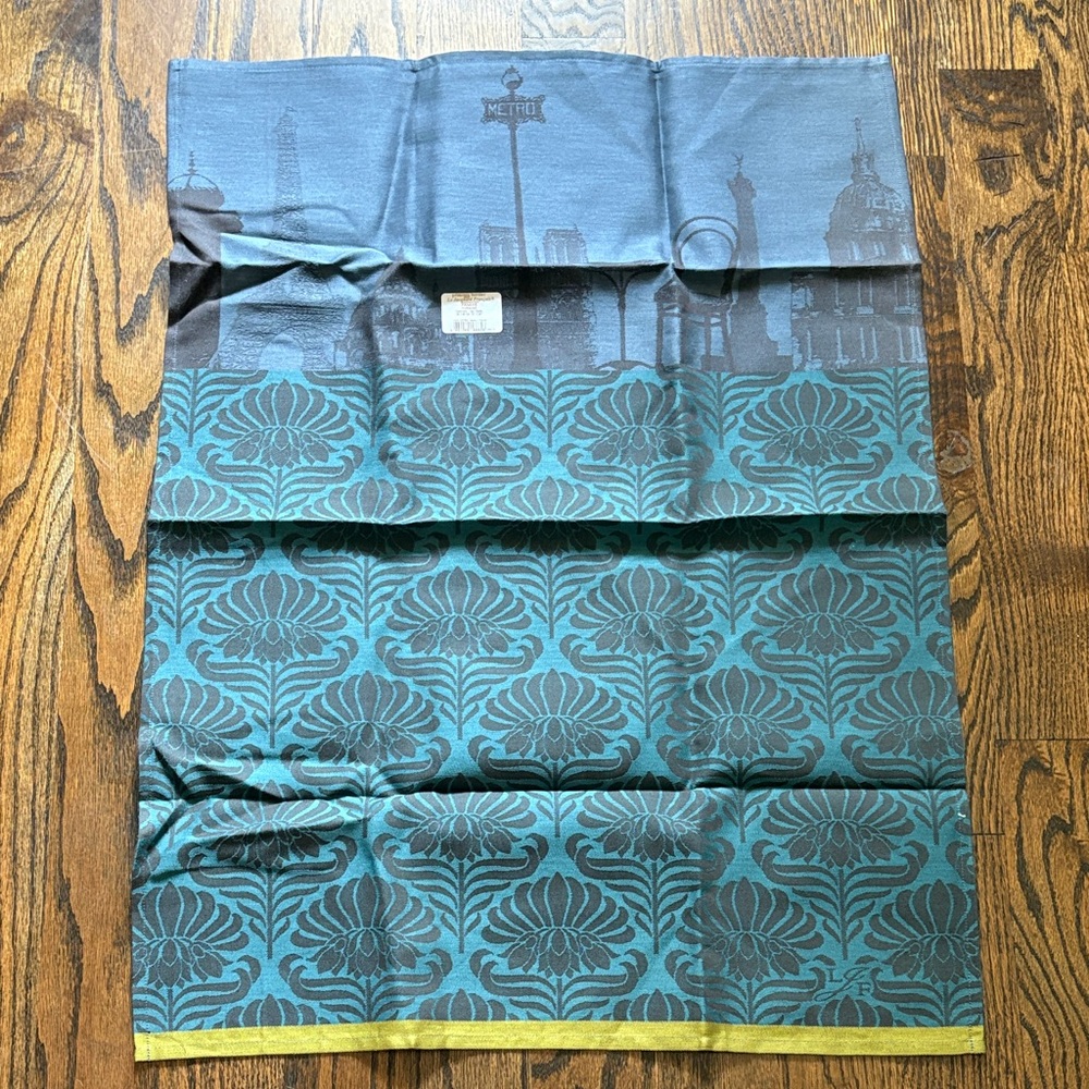 NWT Le Jacquard Français Elegant Blue and Black Table Linen Tea Towel 31x24in